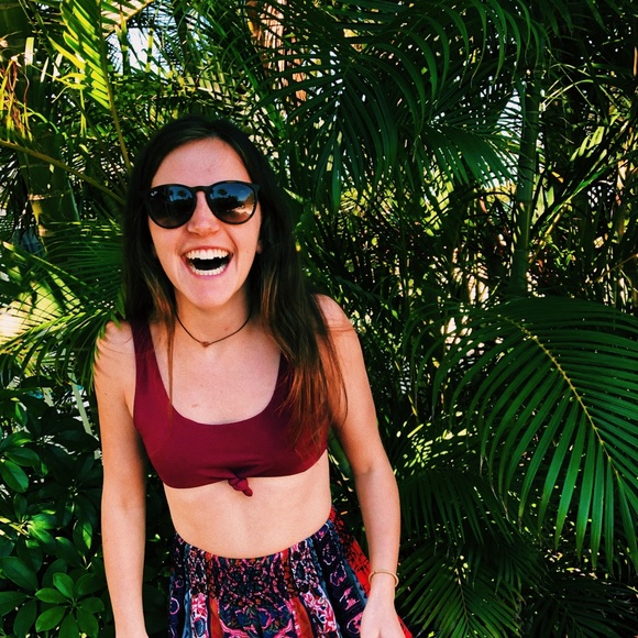 Meet your Posher, Caroline - Picture 1 of 1